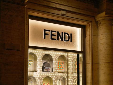 Negozi FENDI nella città metropolitana di Napoli 